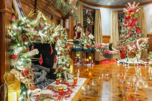 The Christmas Mansion Parlor